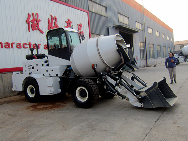 1.6方自上料攪拌車